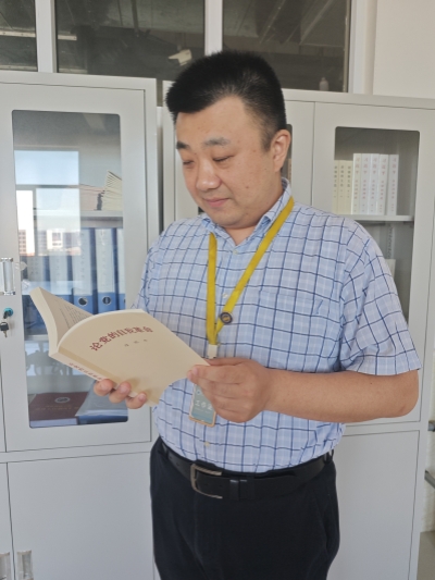 马克思主义学院院长助理--刘拓