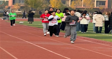 逐风奔跑，燃动青春